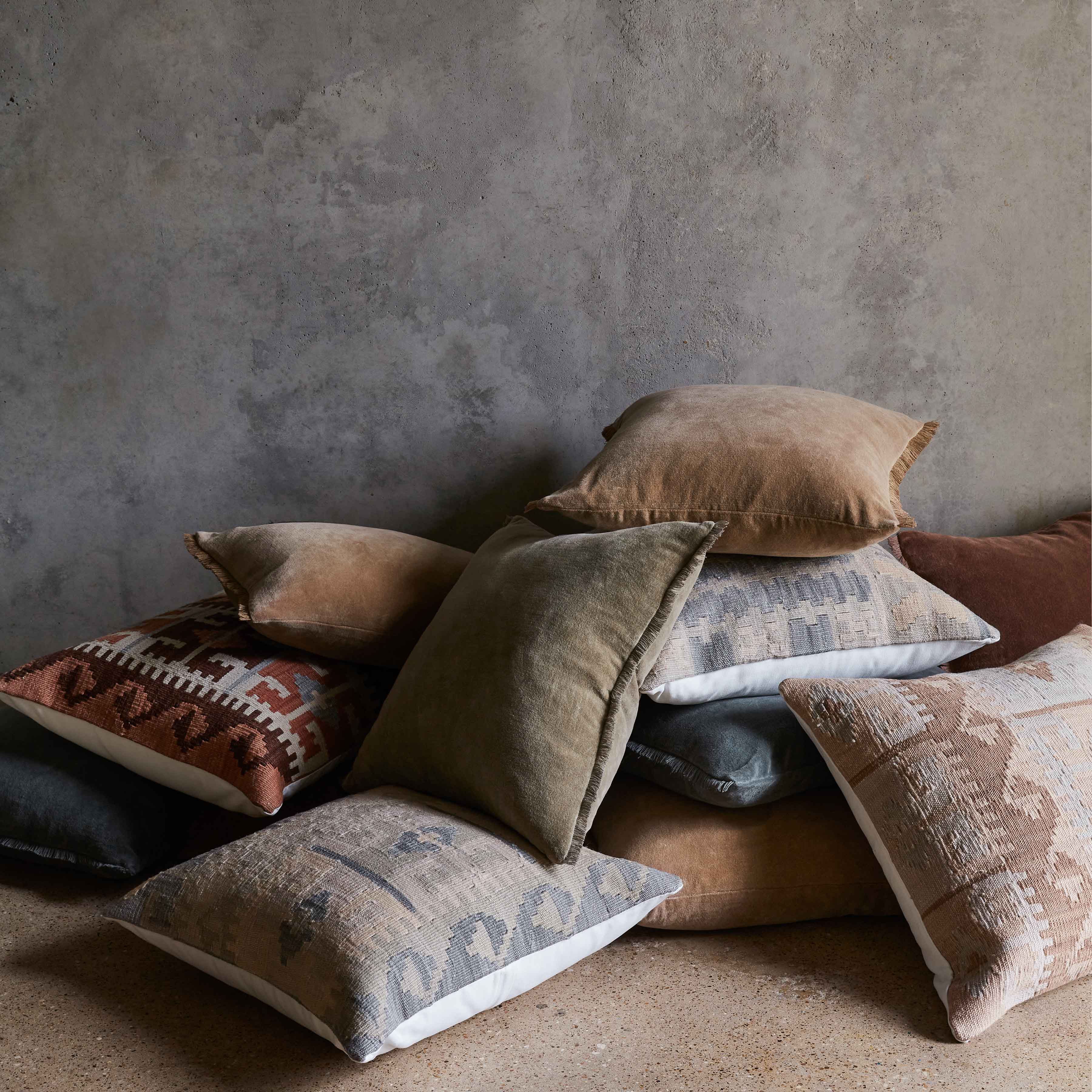 Akara Kilim Pillow - Image 5