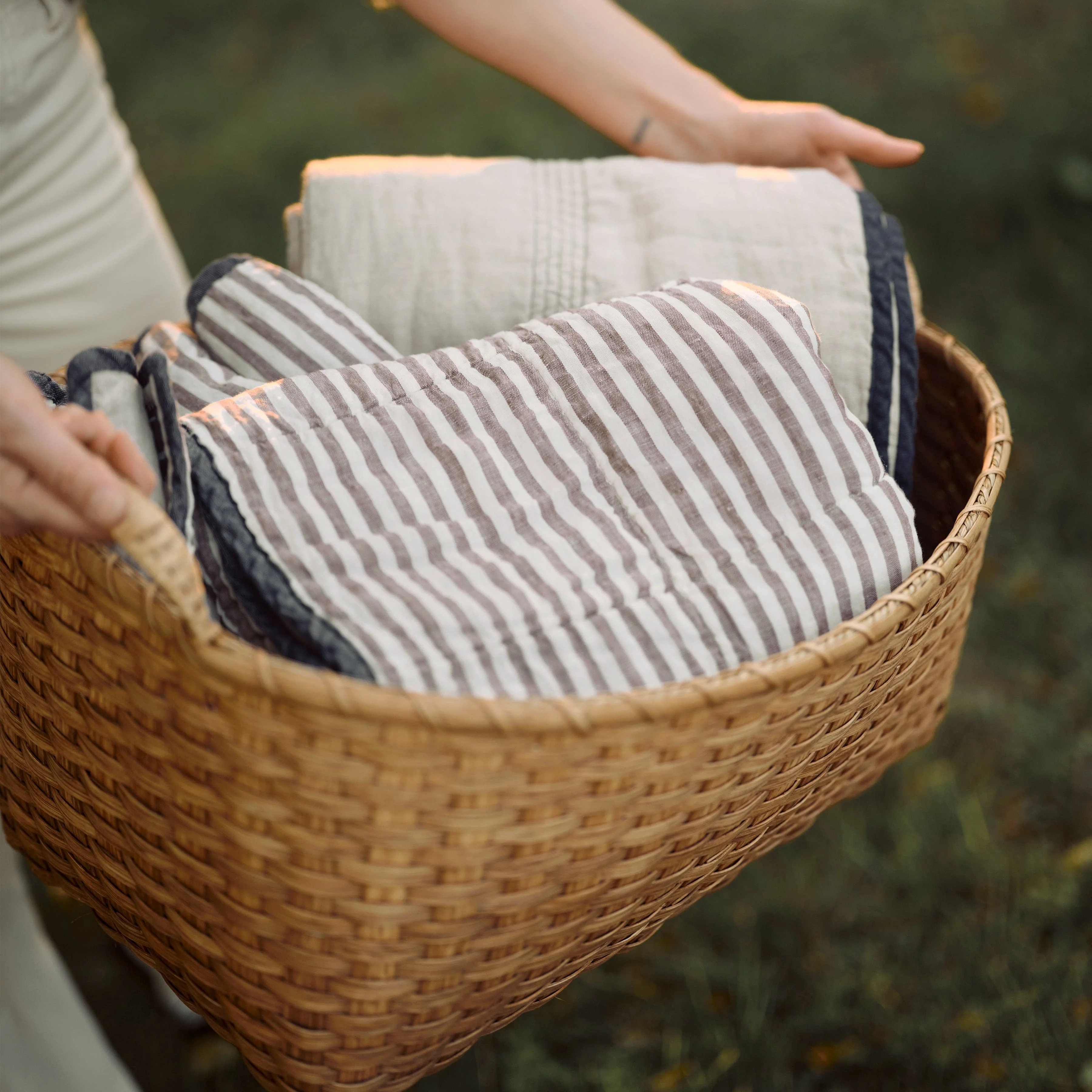 Bristol Quilted Throw - Image 3