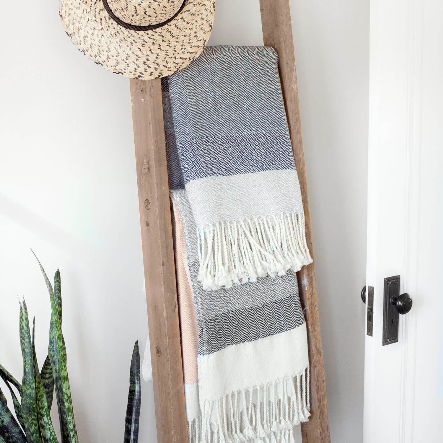 Cascada Alpaca Throw - Image 7