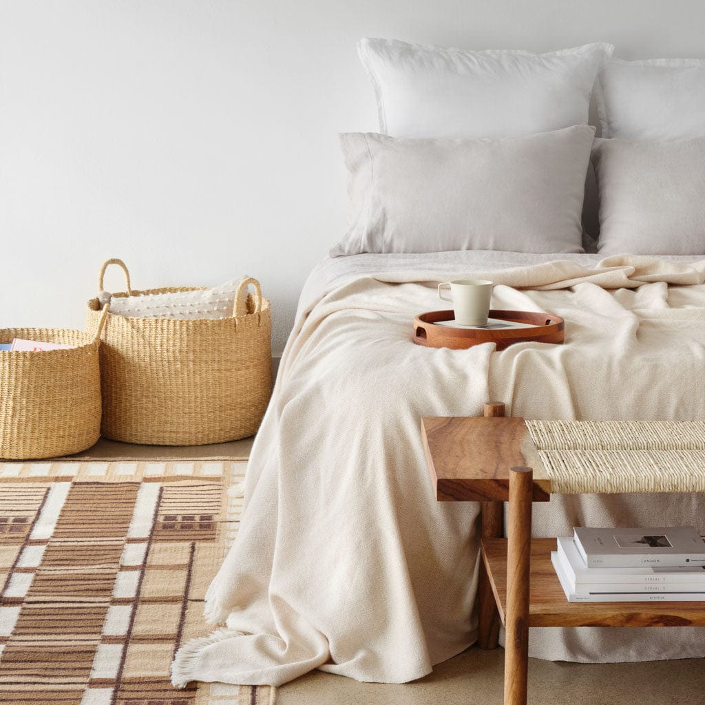 La Calle Alpaca Bed Blanket - Image 3