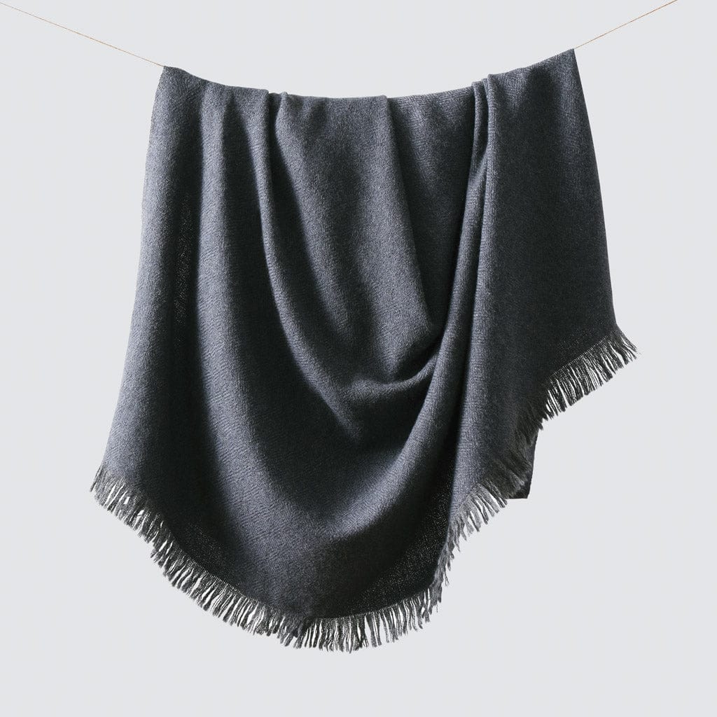 La Calle Alpaca Throw - Image 18