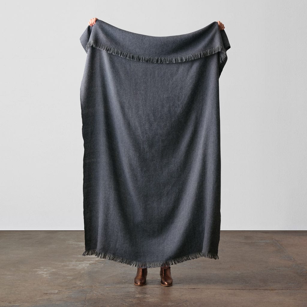 La Calle Alpaca Throw - Image 19