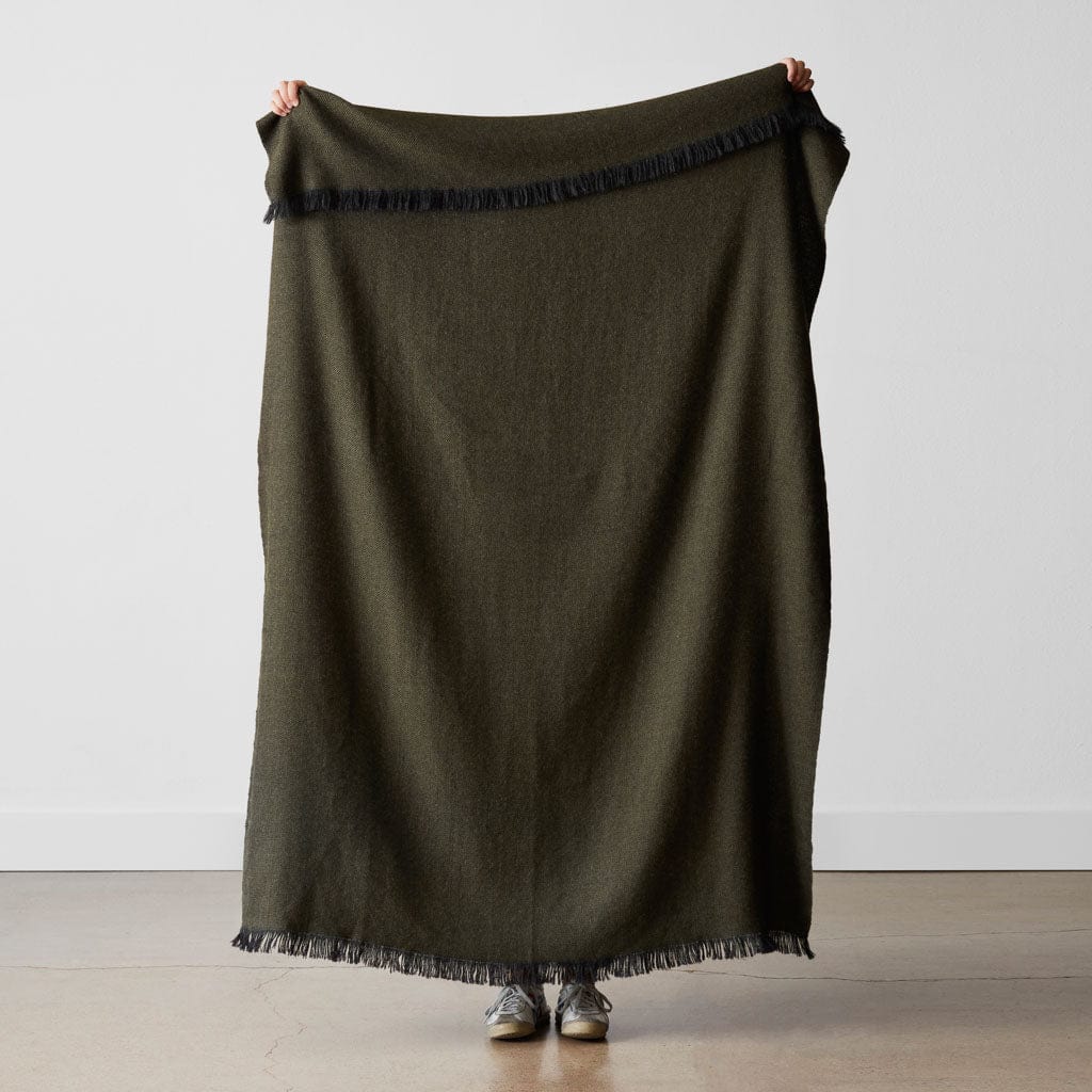 La Calle Alpaca Throw - Image 28
