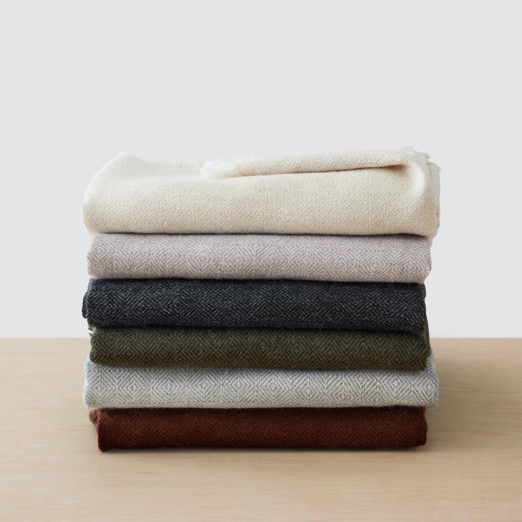 La Calle Alpaca Throw - Image 32