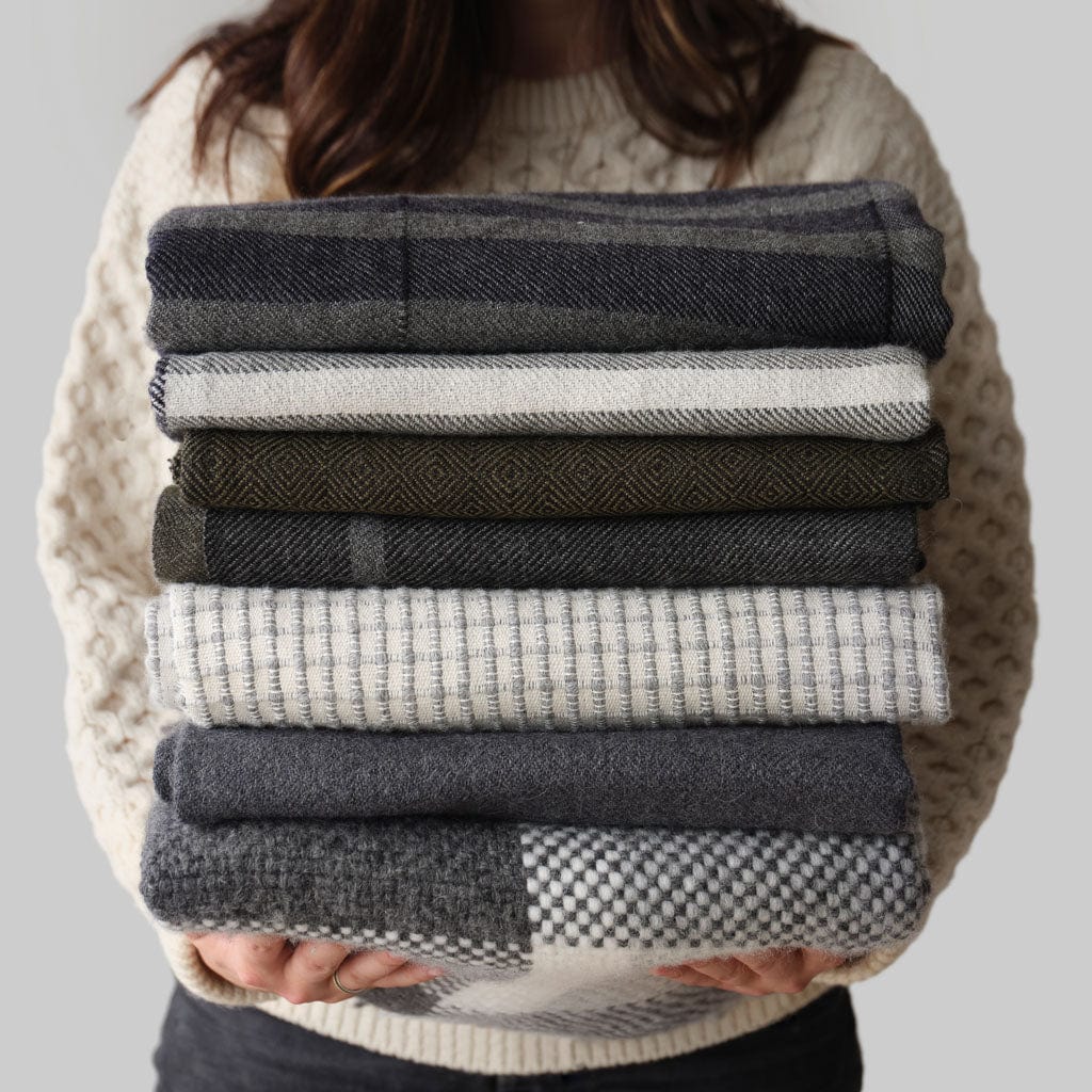 La Calle Alpaca Throw - Image 38