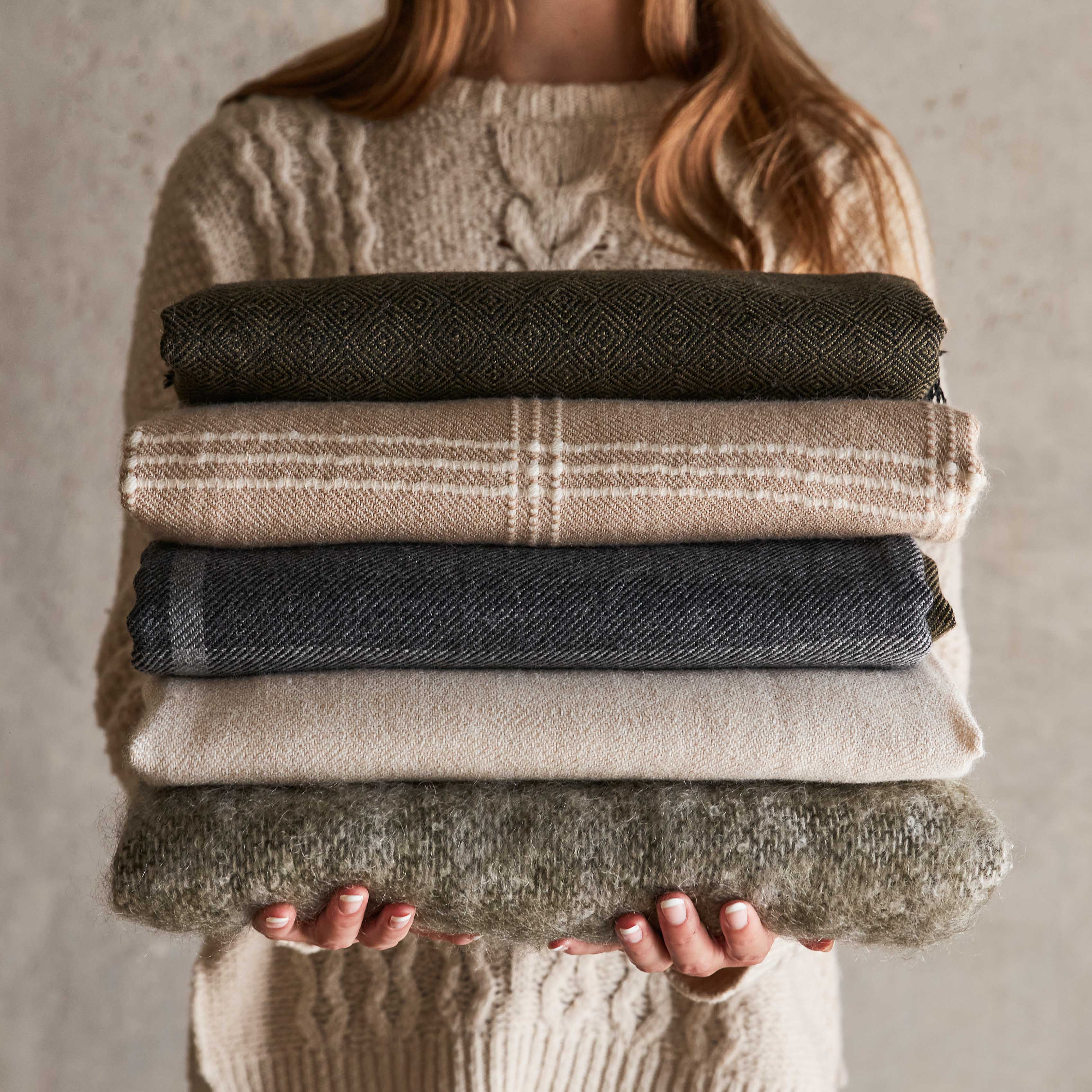 La Calle Alpaca Throw - Image 4