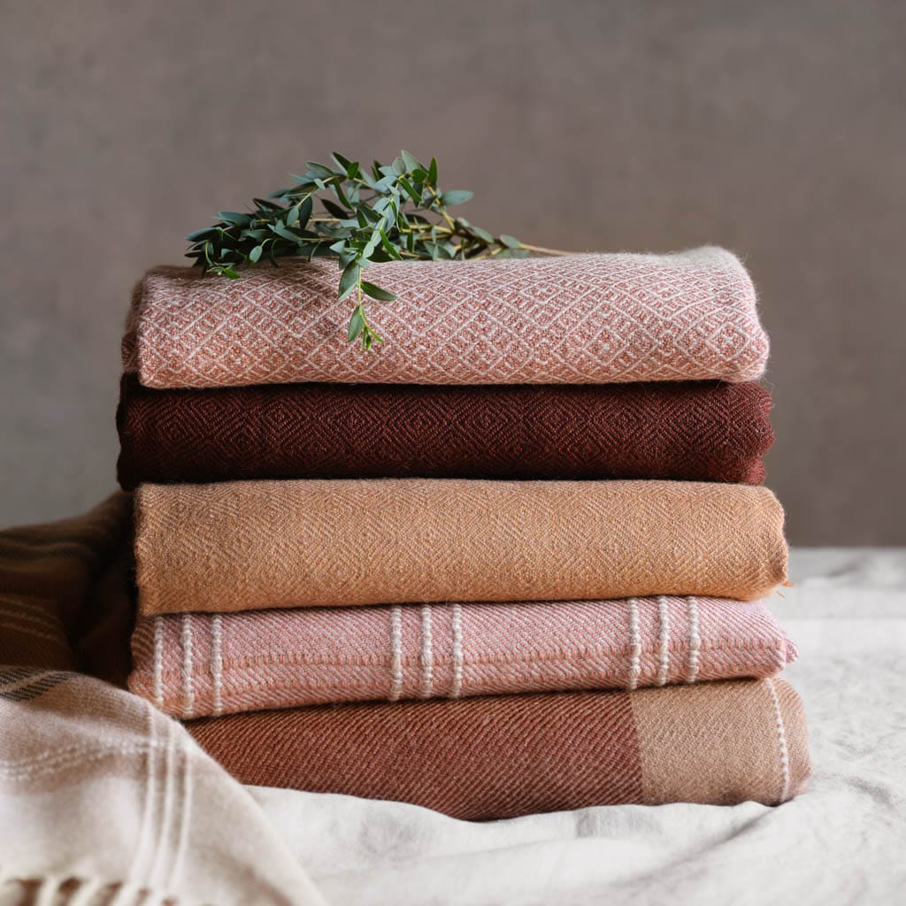 La Calle Alpaca Throw - Image 50