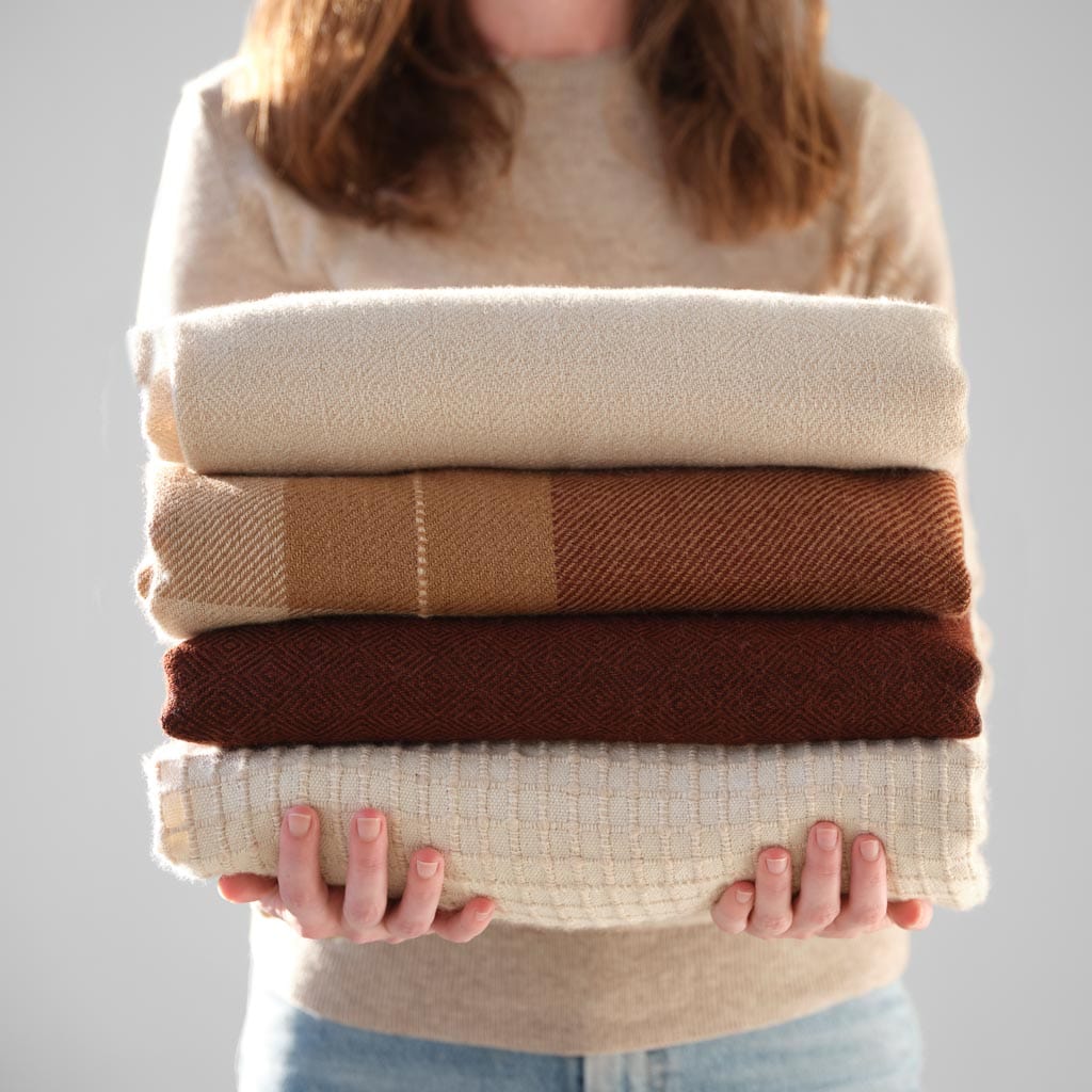 La Calle Alpaca Throw - Image 55