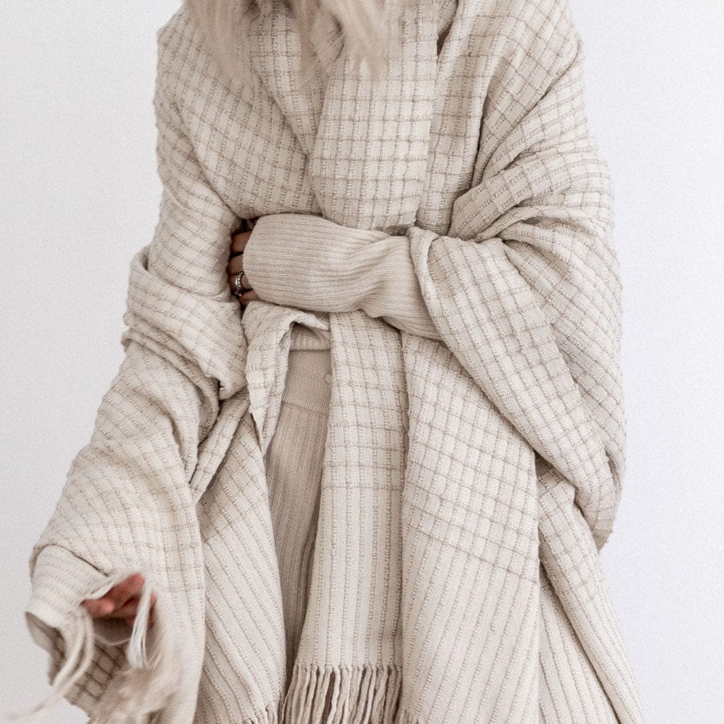 La Leña Luxe Alpaca Bed Blanket - Image 4