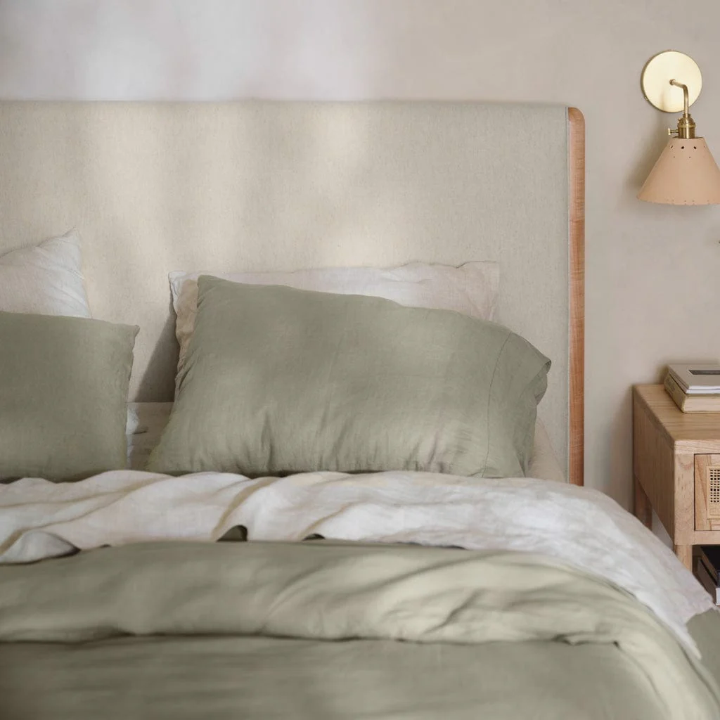 Laurel Bed with High Footboard - Image 4