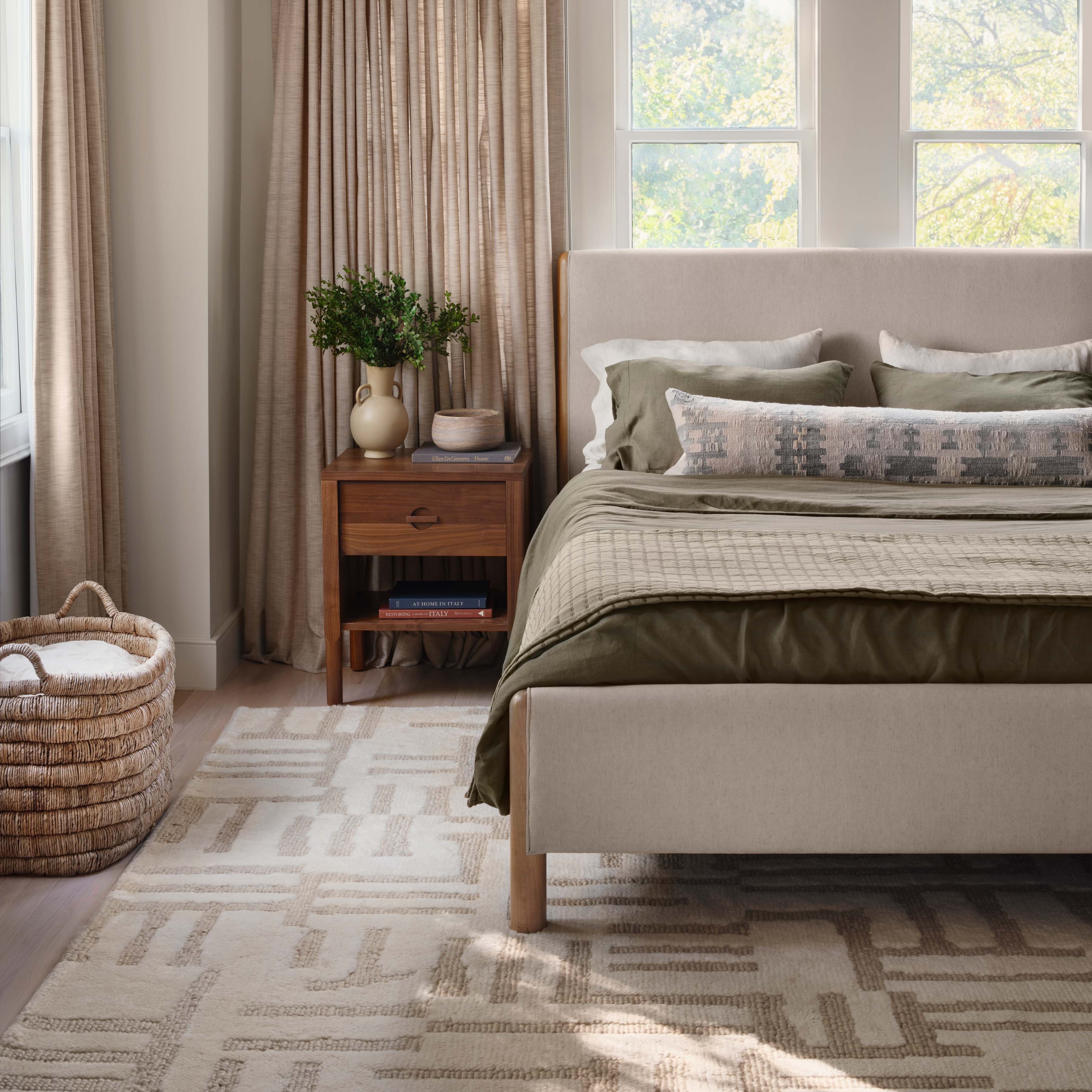 Laurel Bed with Low Footboard - Image 4