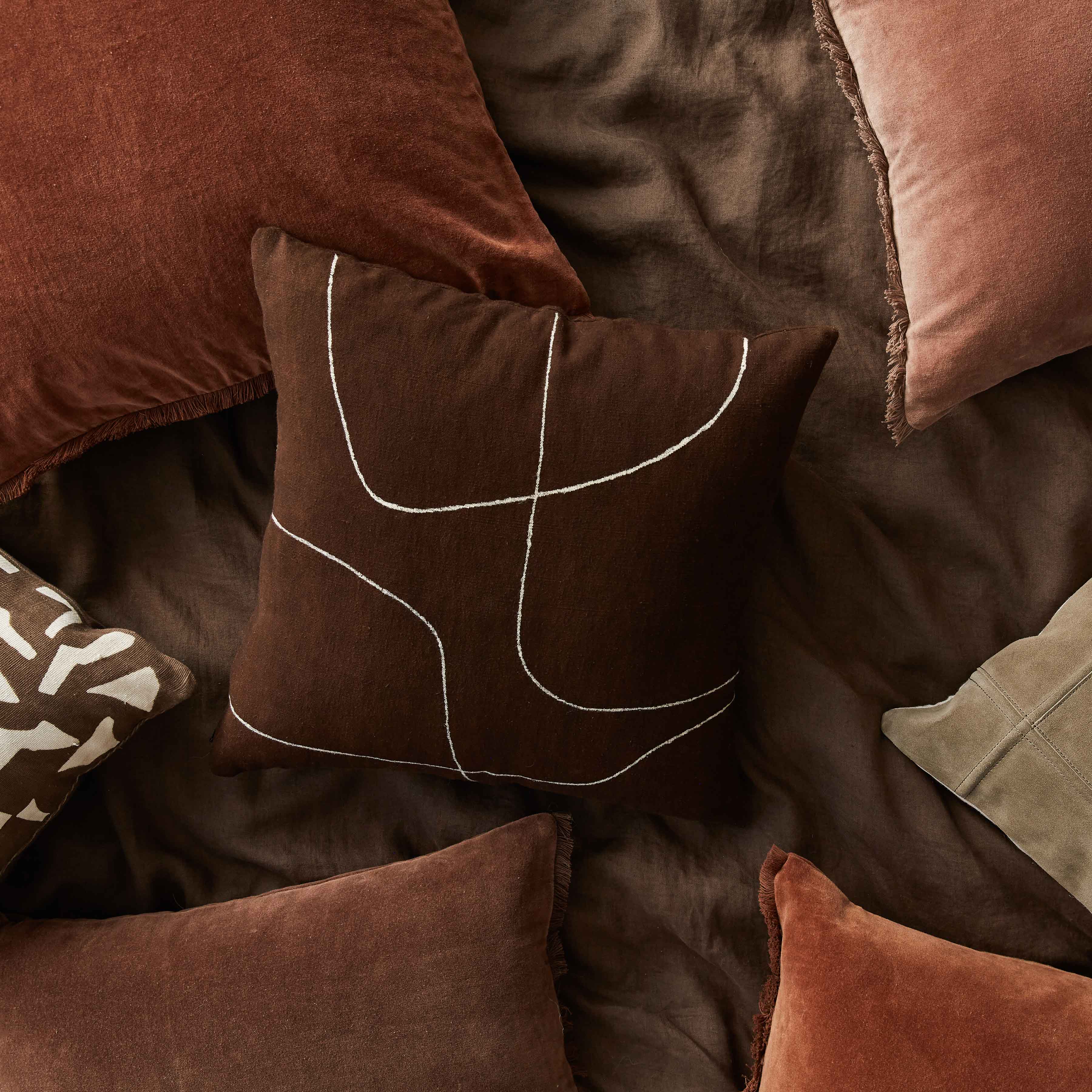 Lueur Mud Cloth Pillow - Image 4
