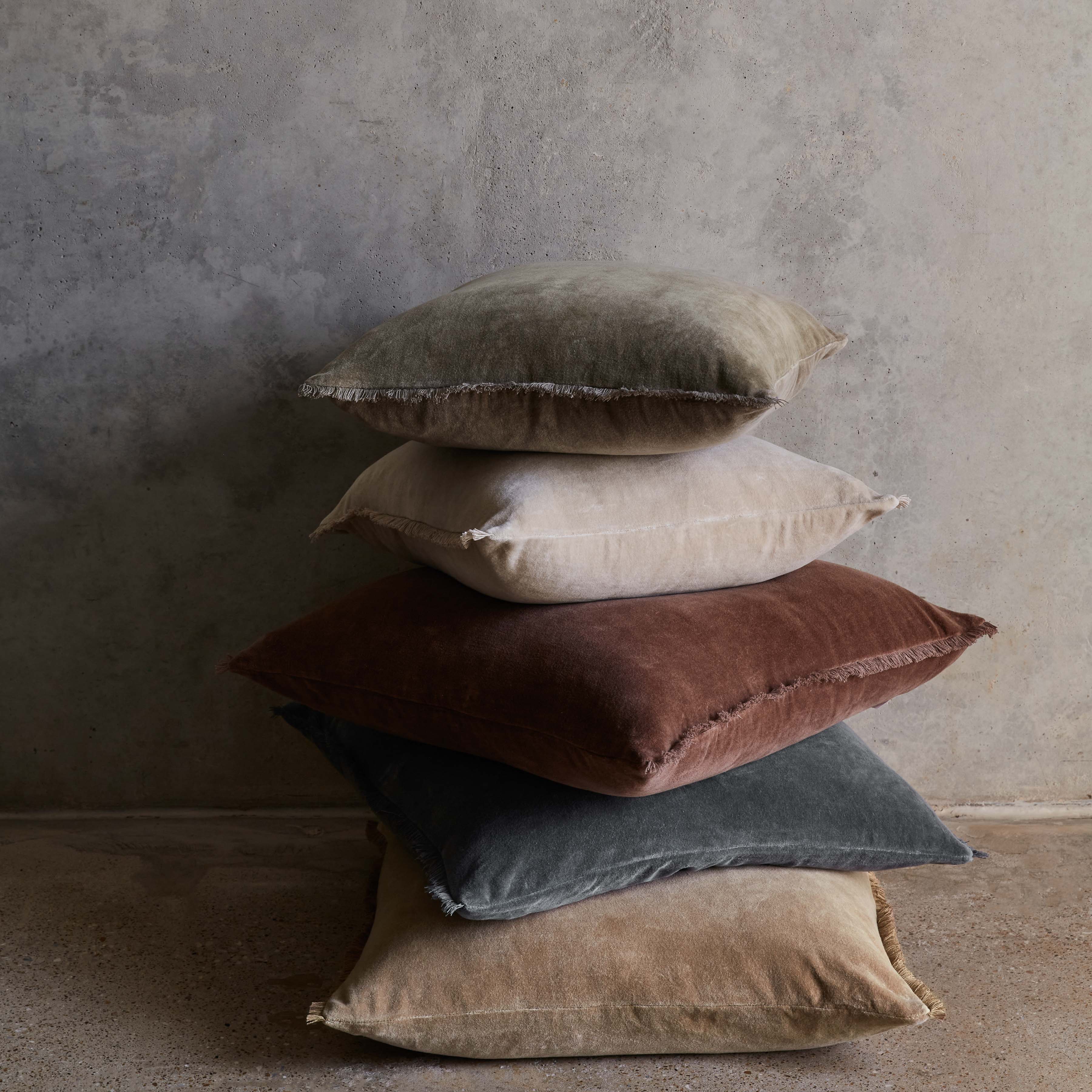Naveta Velvet Pillow - Image 13