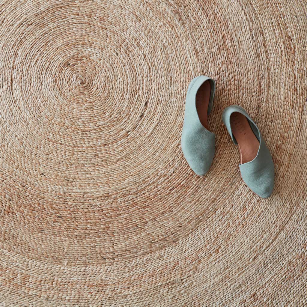Rassi Handwoven Round Jute Area Rug - Image 3