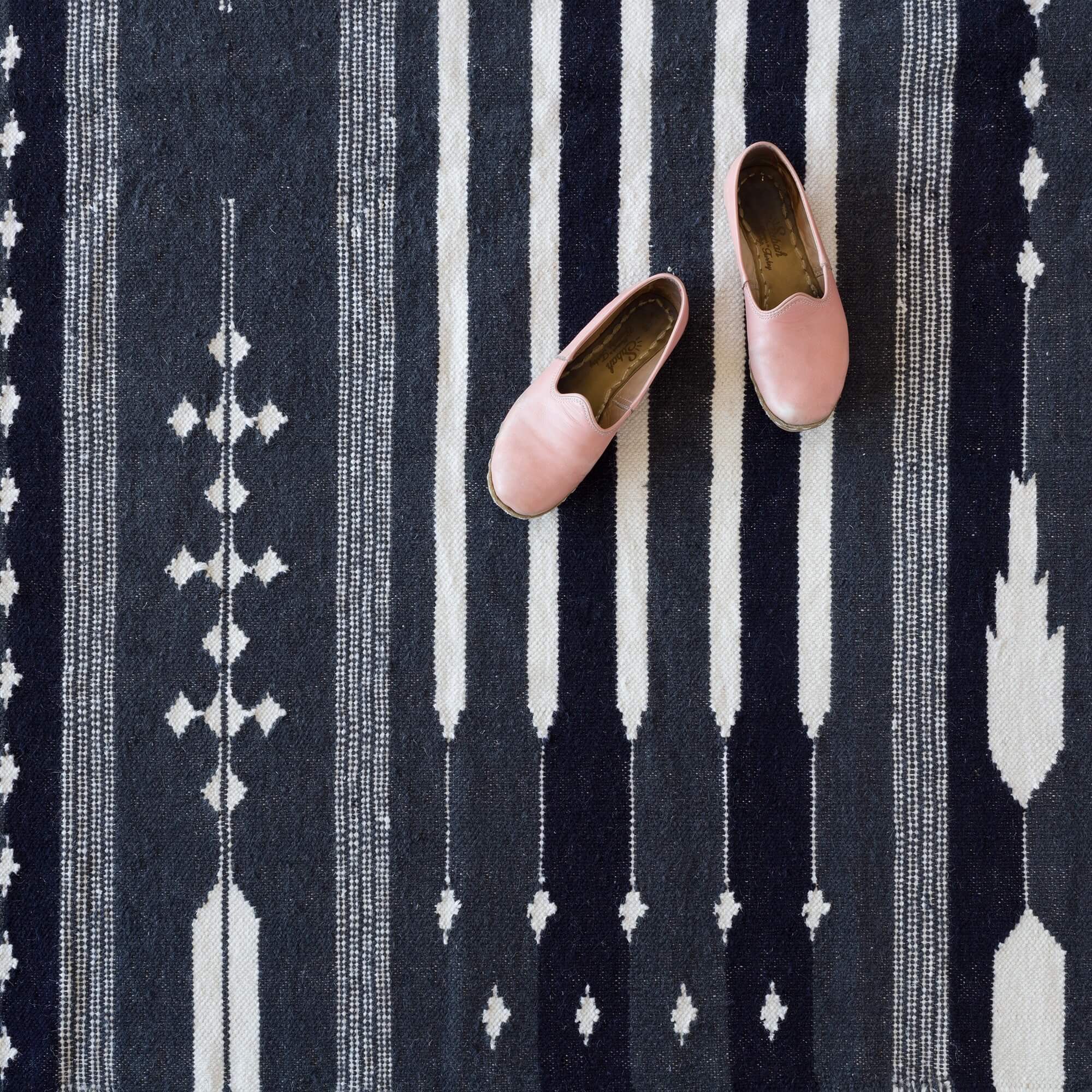 Sundari Handwoven Area Rug - Image 3